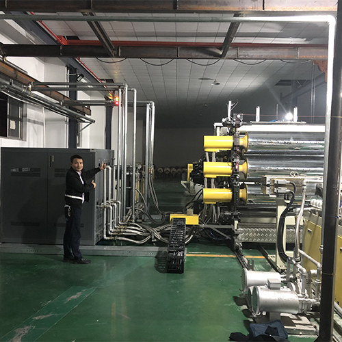 片板型材輥輪控溫現(xiàn)場